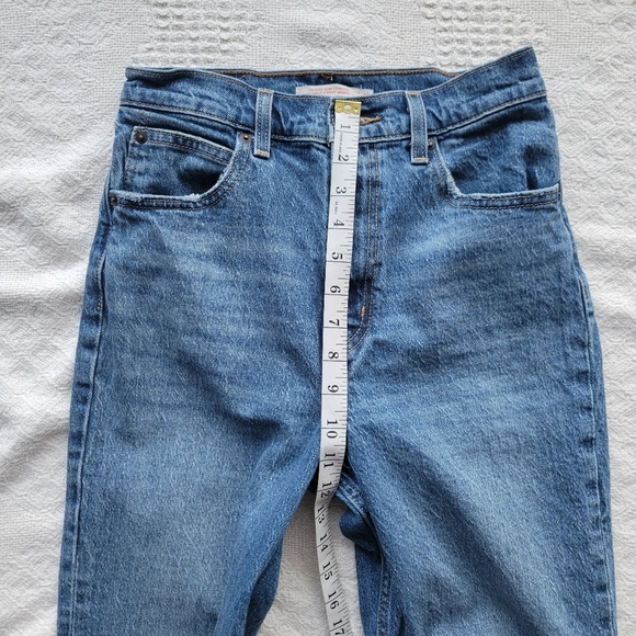 Levi's- 70's High- Waisted Slim Straight Women's Vintage Style Jean- Medium Wash - Picture 9 of 10